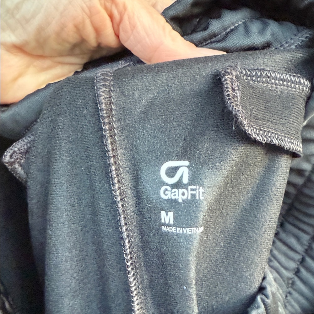 Gap NWT Black Jogger Pants - Picture 9 of 10